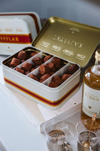 Ladda upp bild till gallerivisning, Konfektyrfabriken i Hälsningborg Tryffel kollektion i Plåtlåda 400g