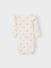 Ladda upp bild till gallerivisning, Lil'Atelier Baby Ribbad Body i Ekologisk Bomull "Svan"