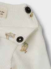 Ladda upp bild till gallerivisning, Lil'Atelier Baby Ribbad Body i Ekologisk Bomull Vit