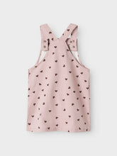 Ladda upp bild till gallerivisning, Name it Mini Hjärtmönstrad Hängsleklänning