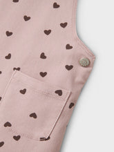 Ladda upp bild till gallerivisning, Name it Mini Hjärtmönstrad Hängsleklänning