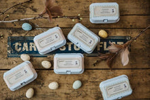 Ladda upp bild till gallerivisning, Sockerbageriet Nanna´s Spräckliga Nougatägg 66g