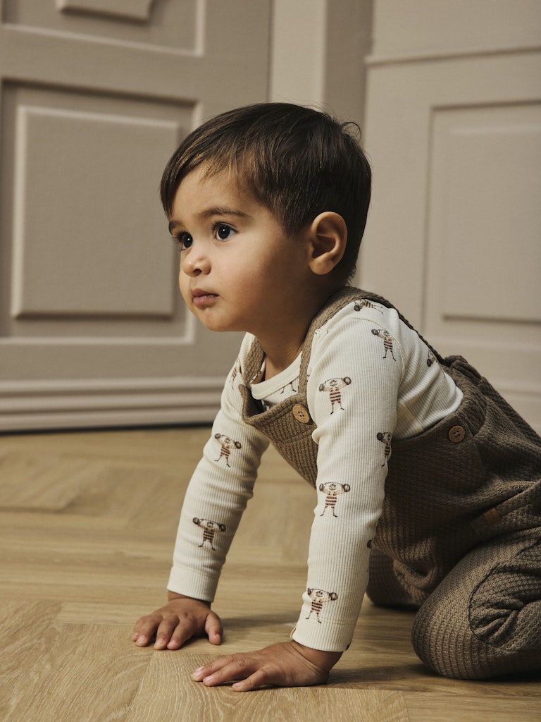 Lil'Atelier Baby Ribbad Body i Ekologisk Bomull 