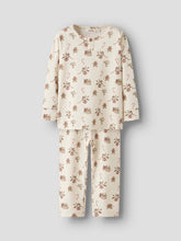 Ladda upp bild till gallerivisning, Lil&#39;Atelier Mini 2-Delad Pyjamas &quot;Julstämning&quot; i Ekologisk Bomull
