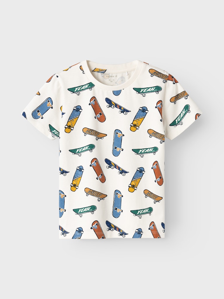 Name it Mini Skateboardmönstrad T-Shirt i Ekologisk Bomull